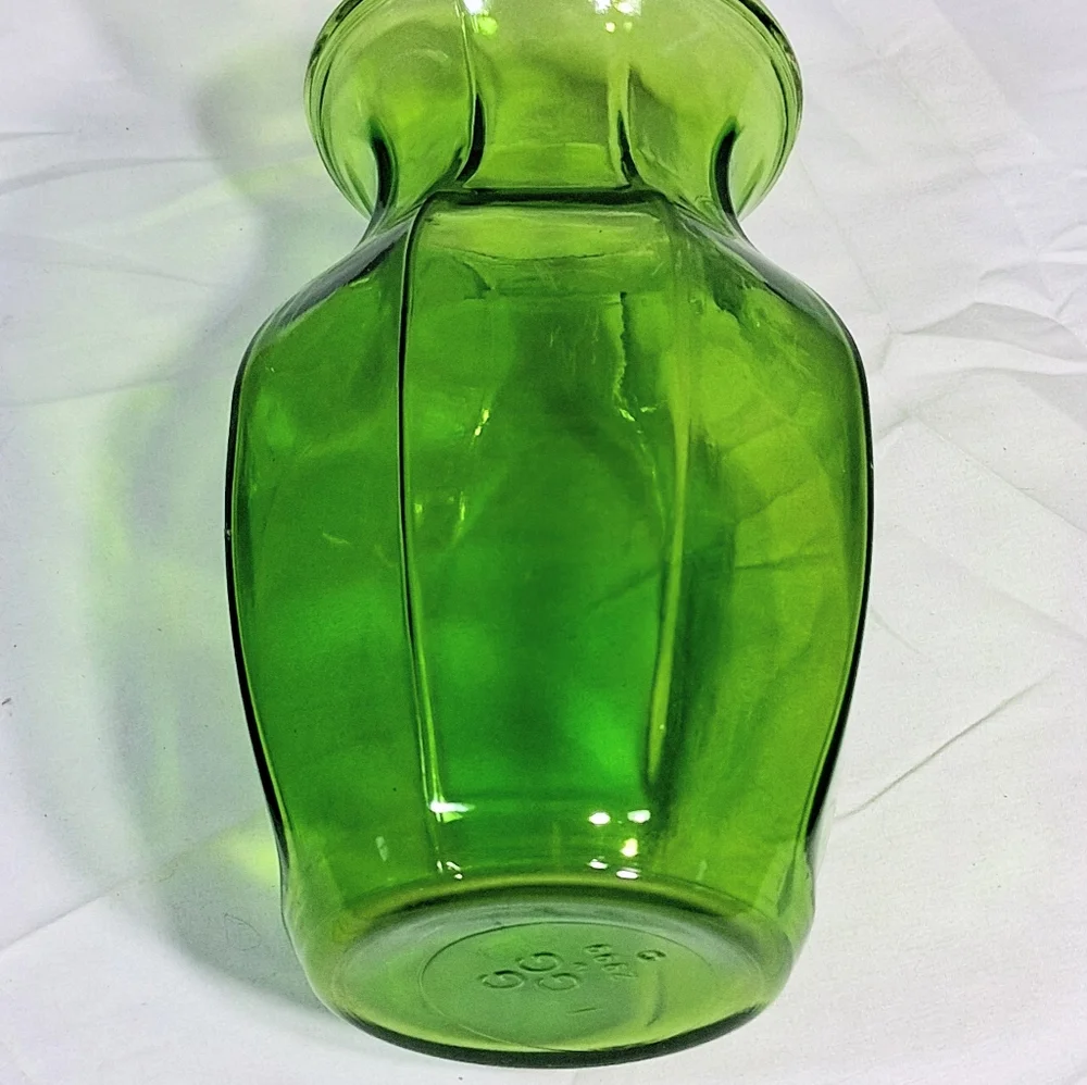Avocado Green Fluted Garcia Glass Co. Vintage 8 Sided Flared Fluted Vase